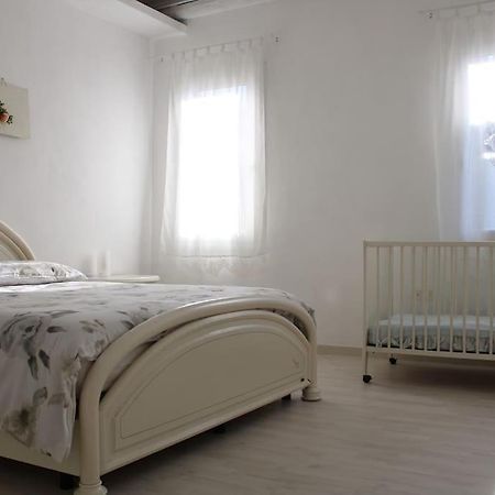 Apartment With Terrace In Chioggia'S Main Square Exterior photo