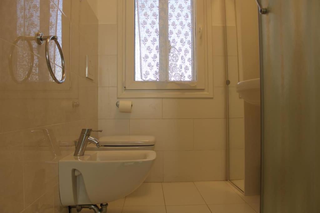 Apartment With Terrace In Chioggia'S Main Square Exterior photo